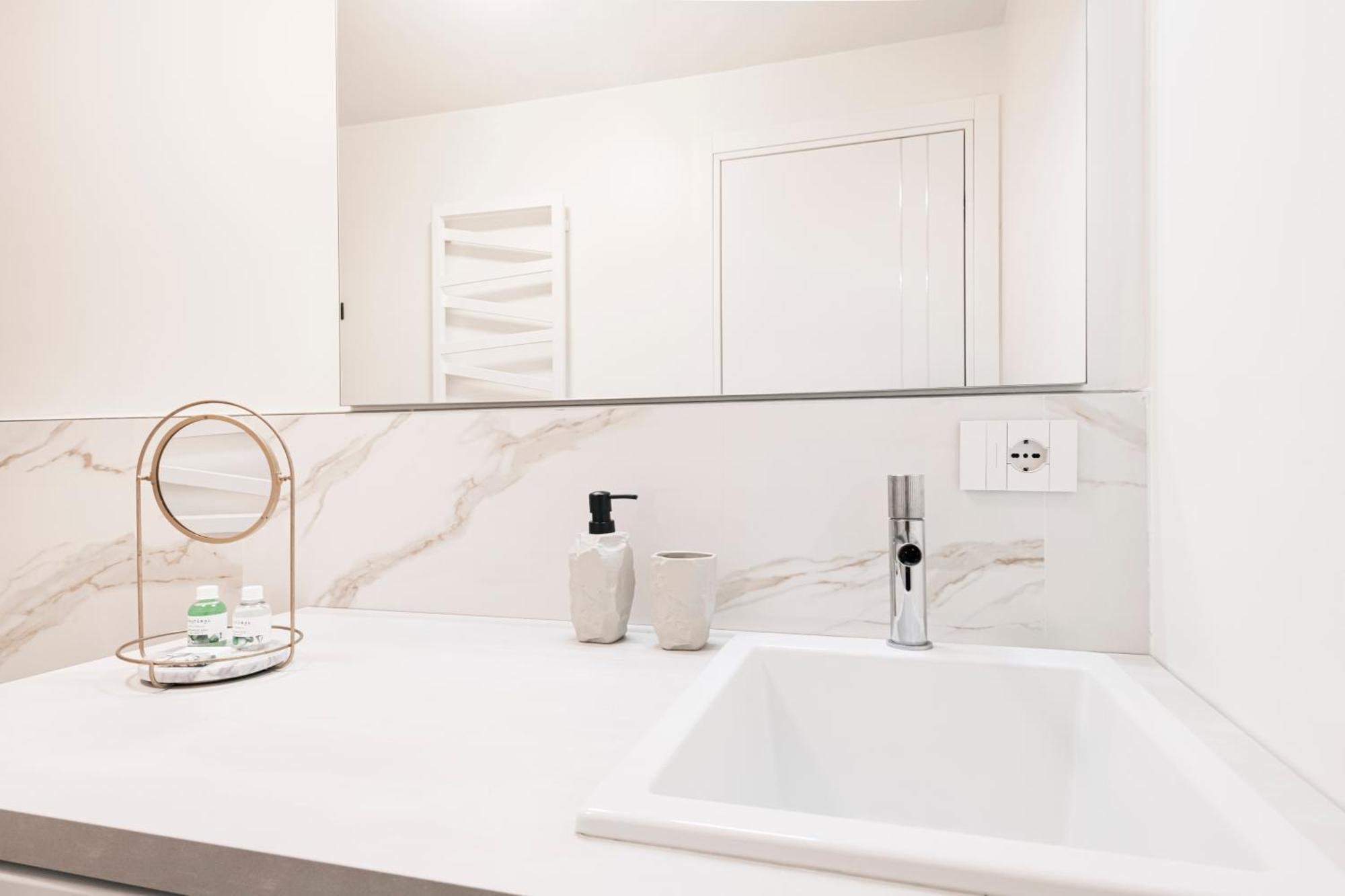 Apartamento Easylife - Design And Relax In The Heart Of Milán Exterior foto